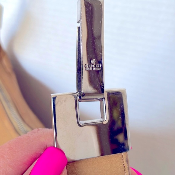 Authentic Gucci Shoulder Bag. - Picture 4 of 14